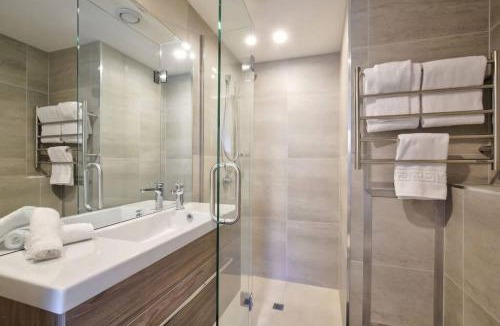 Arthur's Point Apartment | Rihir Apartment at the base of Coronet Peak