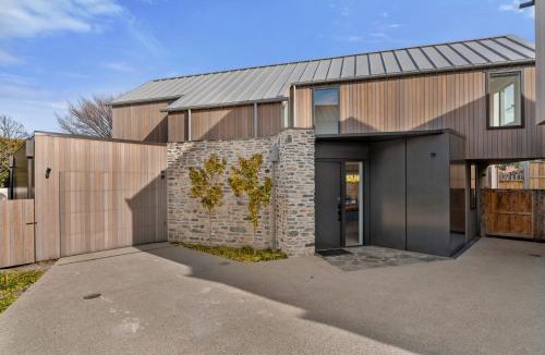 Queenstown City Centre Villa | Central Queenstown Villa Spa