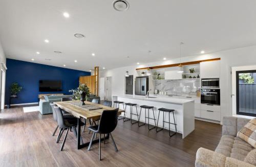 Lower Shotover House | Family Friendly on Peasmoor - sleeps 8