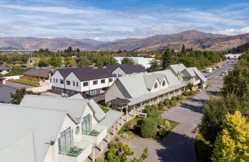 Lowburn Hotel | Colonial Manor Motel