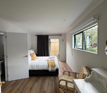 Russell Apartment | The Hut