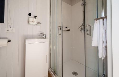 Stratford District House | Avon Cabin by Tiny Away