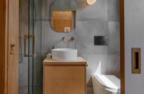 Dalefield House | Mountain View Barn with Spa