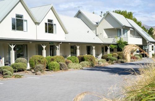 Lowburn Hotel | Colonial Manor Motel