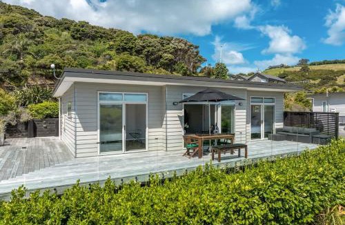 Omiha Apartment | Te Whau Bach Two by Stay Waiheke