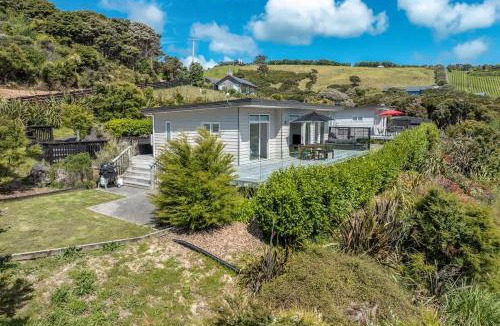 Omiha Apartment | Te Whau Bach Two by Stay Waiheke
