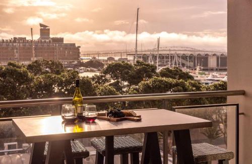 Auckland Central Business District Apartment | The Quays - Auckland Viaduct