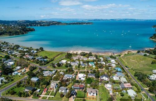 Blackpool Hotel | Seaside on Waiheke - Stay Waiheke