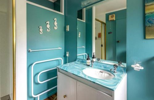 Onetangi House | Seahorse Cottage - Stay Waiheke