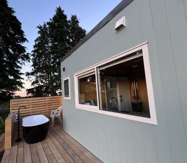 Tarurutangi House | Little Hurst House - Escape the Ordinary