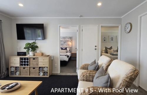 Russell Apartment | Stay n Play n Russell