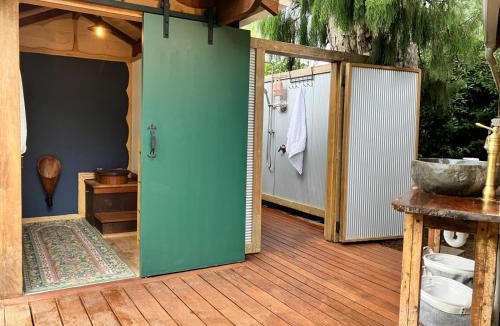 Motueka House | RIMU CABIN 16min drive to Kaiteriteri Beach