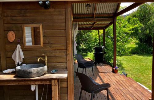 Motueka House | RIMU CABIN 16min drive to Kaiteriteri Beach