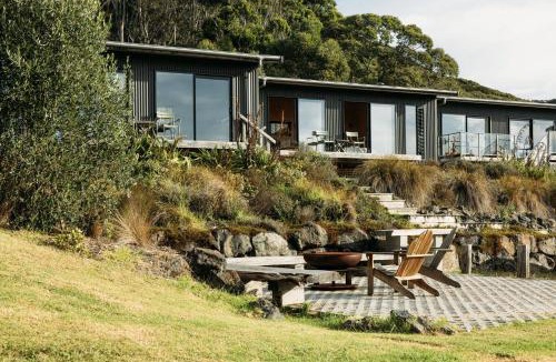 Ahipara Bed & Breakfast | The Huts