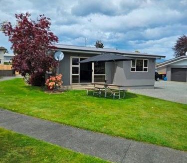 Te Anau Hotel | Lakeside Motel & Apartments