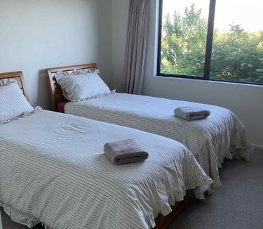 Tauranga House | Coastal Comfort - Views for the Whole Crew