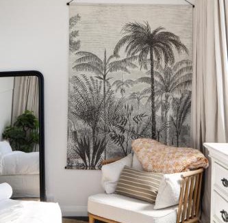 Gisborne Apartment | Renovated 3BR Apartment in CBD