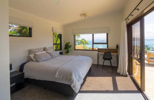 Tutukaka House | Seaviews and a stroll to Whanagaumu bay