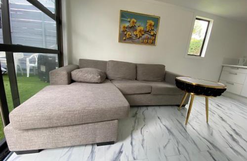 Auckland House | 2-bed granny flat near Auckland Airport