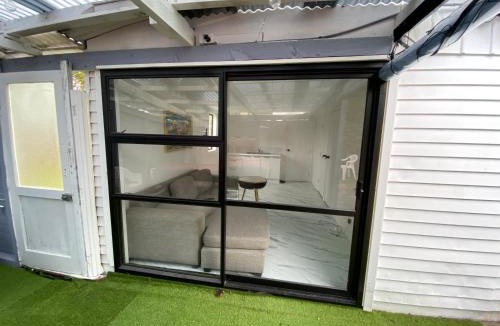 Auckland House | 2-bed granny flat near Auckland Airport