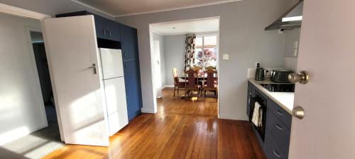 Blenheim House | Central Blenheim Character House - Kitchen, Laundry, BBQ, Bikes