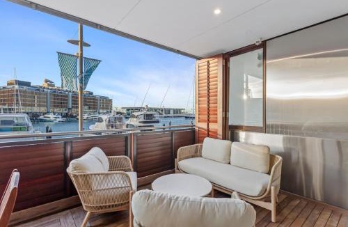 Auckland Central Business District Apartment | Designer Harbour Stunner with Welcome Rosé