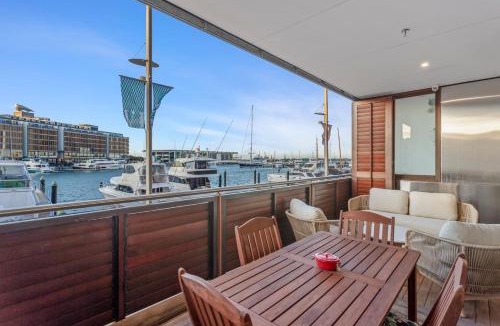 Auckland Central Business District Apartment | Designer Harbour Stunner with Welcome Rosé