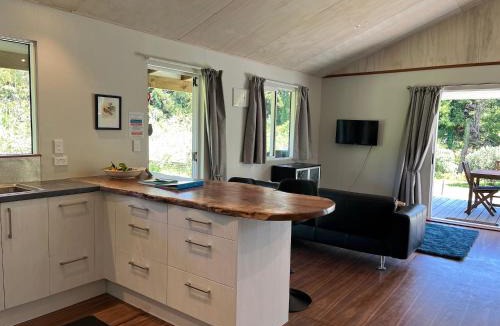 Whenuakite House | Mercury Orchard