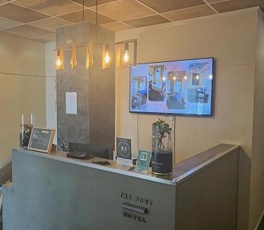 Porirua Hotel | The Post Hotel
