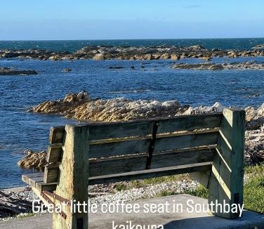 South Bay House | Kaikoura Blue haven in the bay