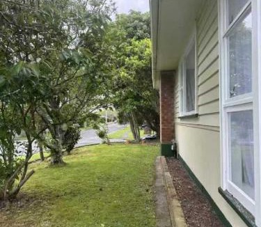 Palmerston North House | 3 bedrooms House,77 Slacks Rd