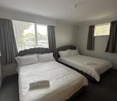 Palmerston North House | 3 bedrooms House,77 Slacks Rd