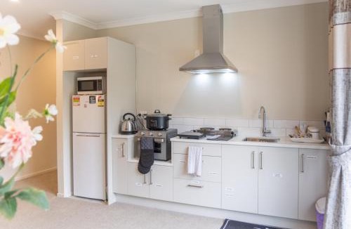 Pukekohe House | New two Bedroom house attached to main house