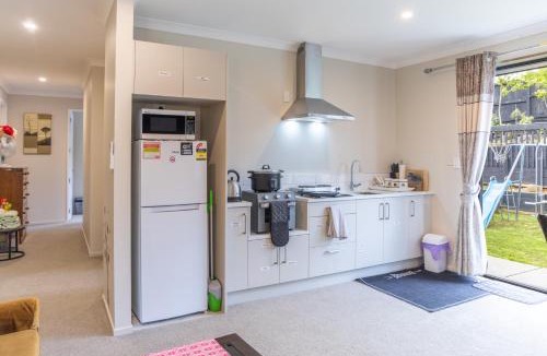 Pukekohe House | New two Bedroom house attached to main house