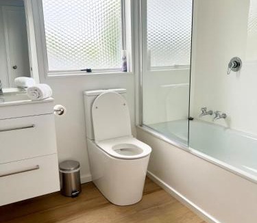 Linwood Apartment | Cosy Apartment - 5 minutes from City Centre