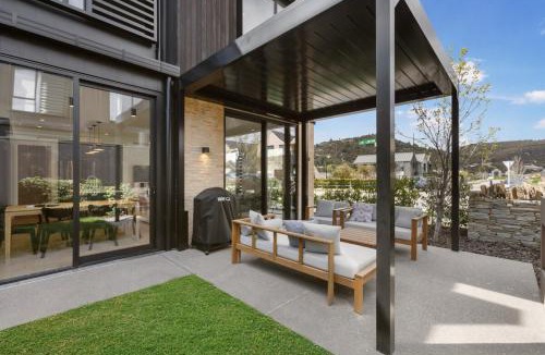 Wanaka House | Modern Villa · Outdoor Fireplace . Mountain Views