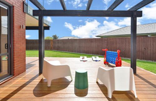 Wigram House | Spacious Family & Group Retreat - Wigram Residence