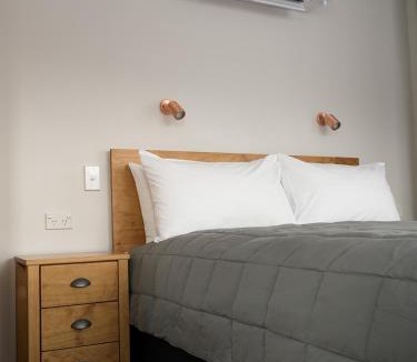 Reefton Hotel | Dawsons Hotel