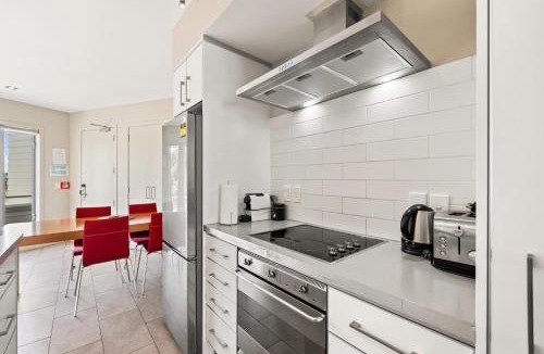 Paihia Apartment | Waterfront 2 Bed, 2 Bath & Pool