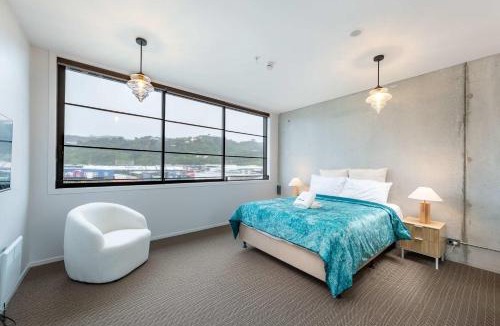 Petone Apartment | Sunny 3BR Petone Apt - Close to Shops Transit
