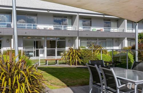 Two Mile Bay Apartment | Lakeside Gem - Your Modern Retreat