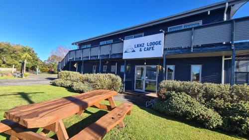 Ohakune Hostel | LKNZ Lodge & Cafe