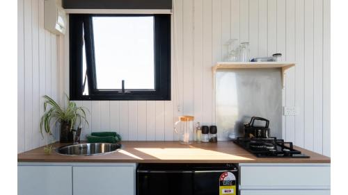 Burnham House | Vintners Retreat by Tiny Away