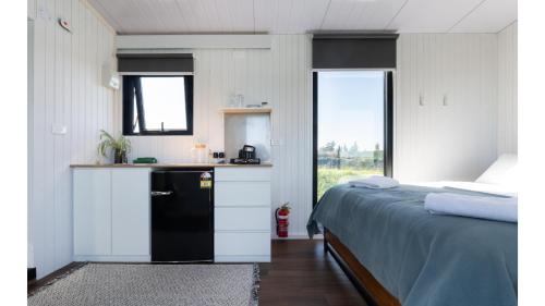 Burnham House | Vintners Retreat by Tiny Away
