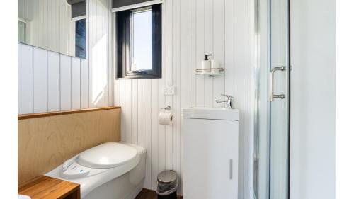 Burnham House | Riesling Cabin by Tiny Away