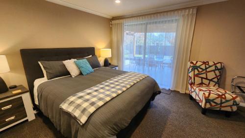 Hamilton House | Huntington Honey