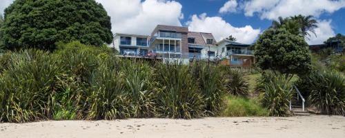 Coopers Beach Apartment | By the Bay Beachfront Apartments