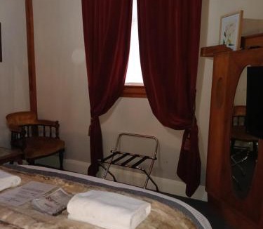 Reefton Bed & Breakfast | The Barristers Inn