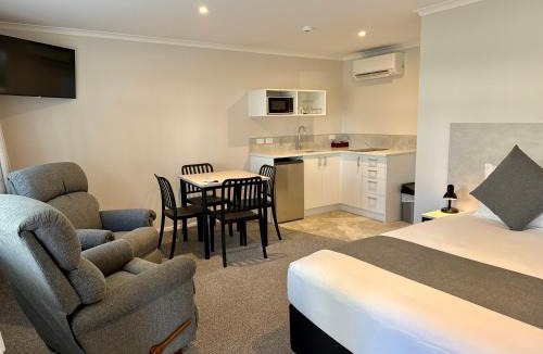 Mangere Hotel | BKs Pioneer Motel