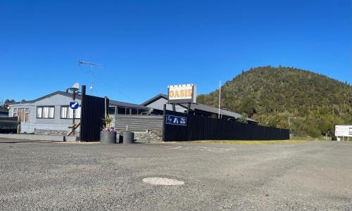 Tokaanu Hotel | Oasis Motel & Holiday Park Turangi